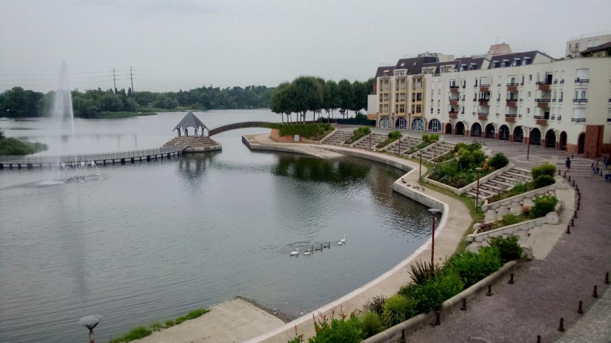 Vue Exceptionnelle Sur Le Lac Créteil Exterior photo